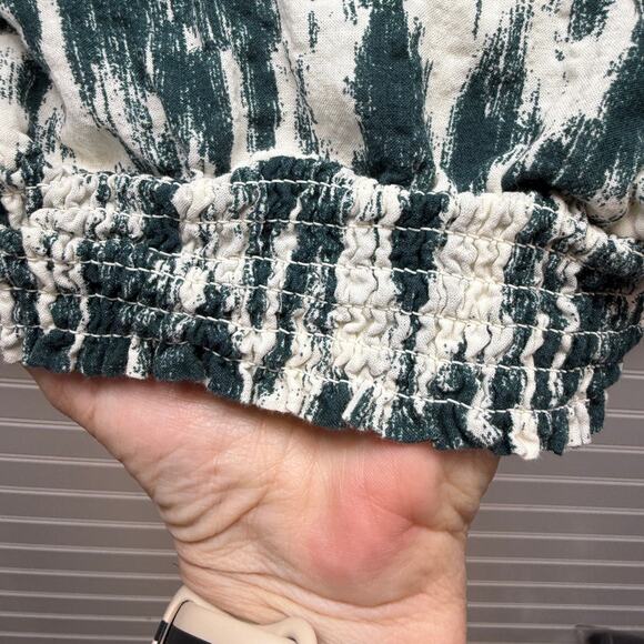 Evereve Shirred Waist w/Tie Wrap Top in the Carson Style Size XL - Picture 8 of 12